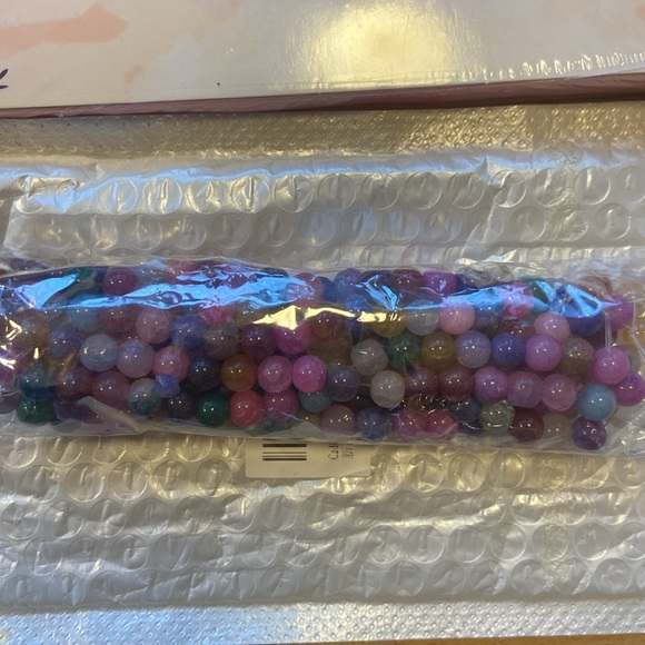 BEADS AND BEADING SUPPLIES- huge assortment! - Picture 4 of 12